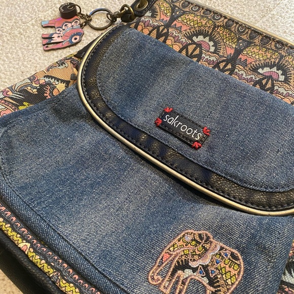 Sakroots crossbody purse - Picture 2 of 4